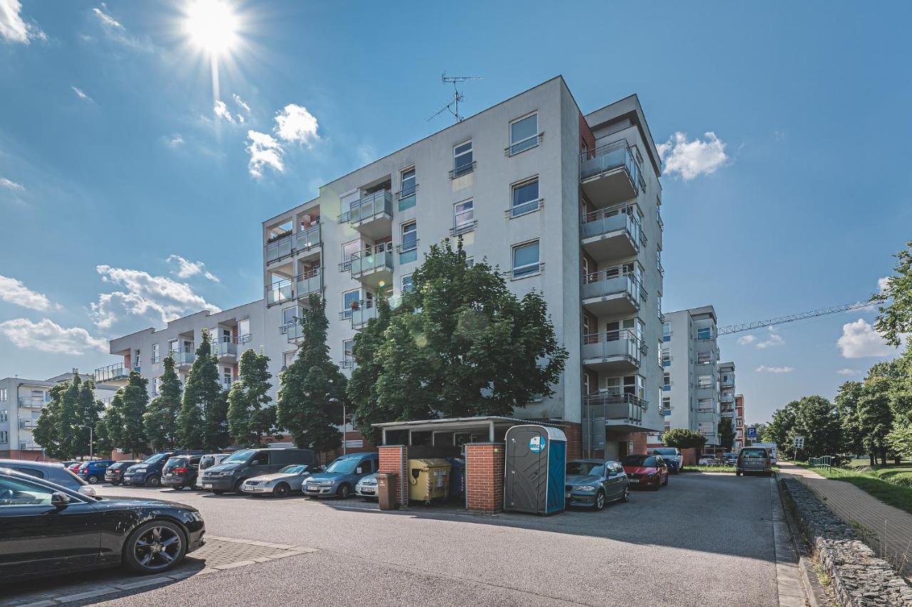 °°°Carolina'S Modern Apartment °°° Hradec Kralove Ngoại thất bức ảnh